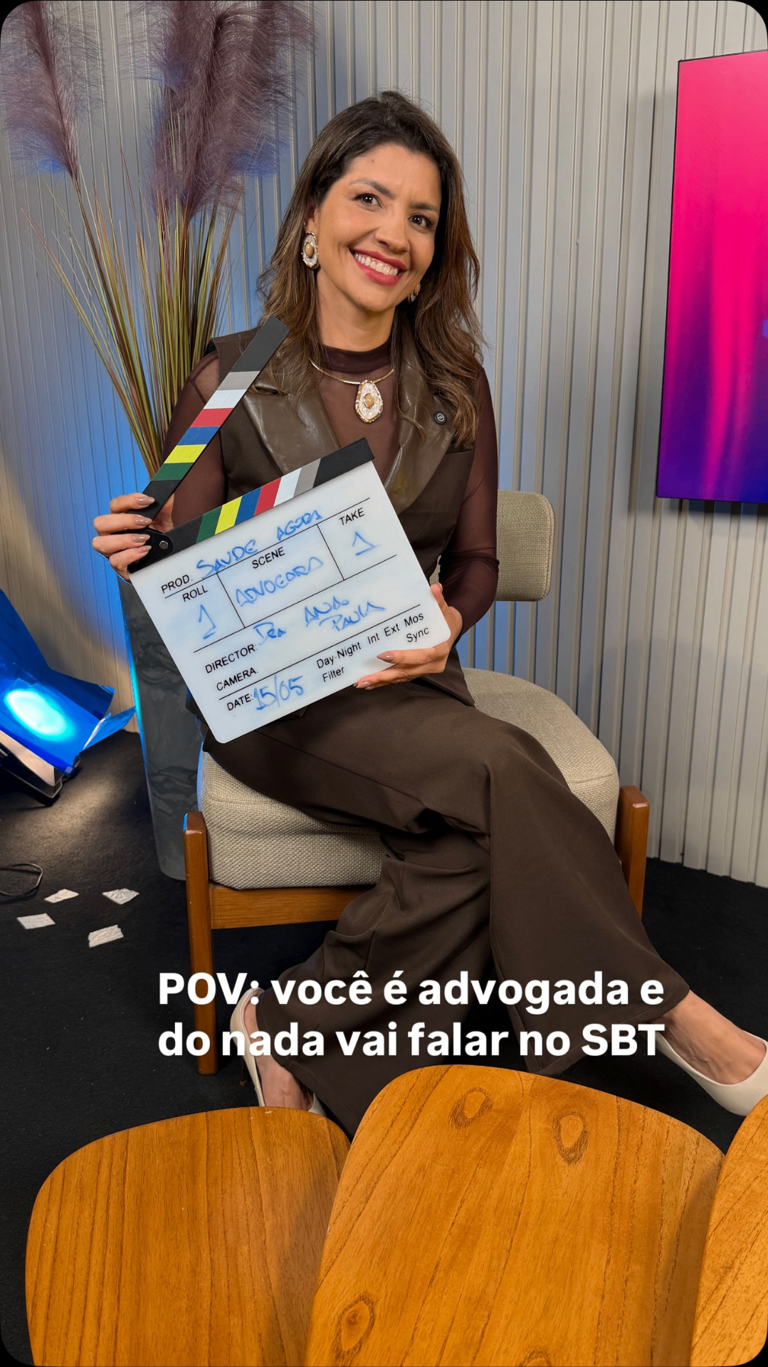 Dra. Ana Simões durante gravação no SBT